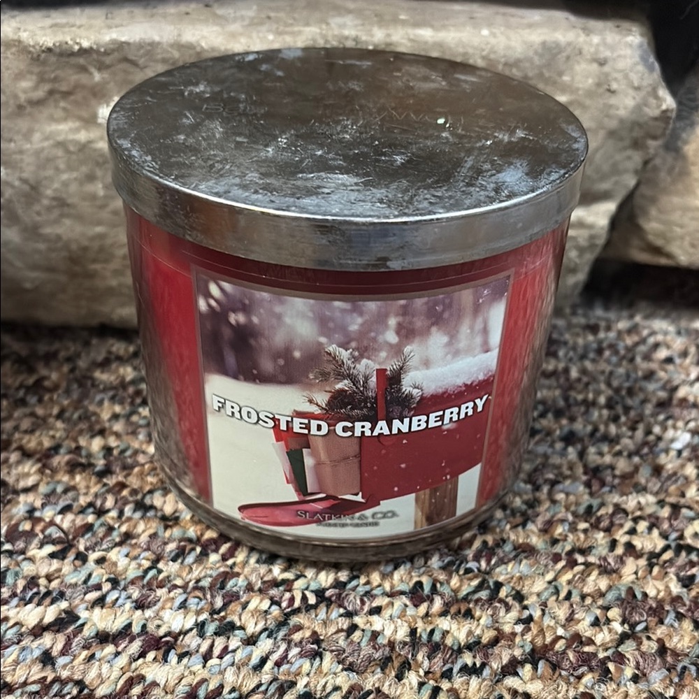 Frosted Cranberry Candle - bath and body works 3 wick